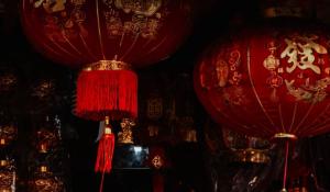 過(guò)年掛燈籠有什么講究掛多長(zhǎng)時(shí)間 過(guò)年掛紅燈籠的寓意